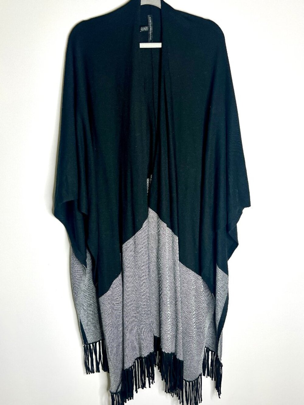 WHBM Oversized Black Striped Shawl Tasseled Boho Southwestern Bohemian Sz M/L